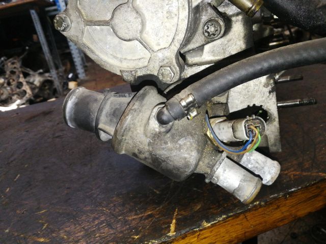 bontott ALFA ROMEO 166 Termosztátház