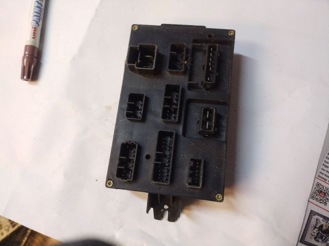 bontott ALFA ROMEO 166 Biztosítéktábla Utastér