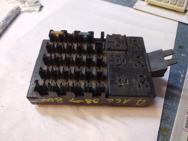 bontott ALFA ROMEO 166 Biztosítéktábla Utastér