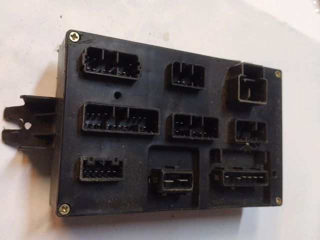 bontott ALFA ROMEO 166 Biztosítéktábla Utastér