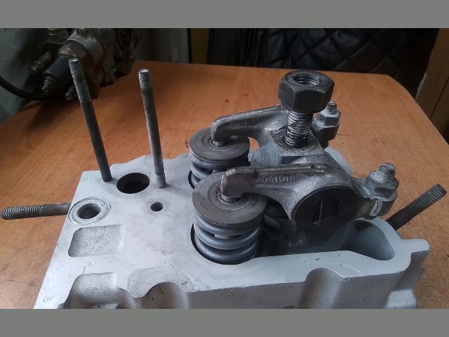 bontott ALFA ROMEO 33 Hengerfej