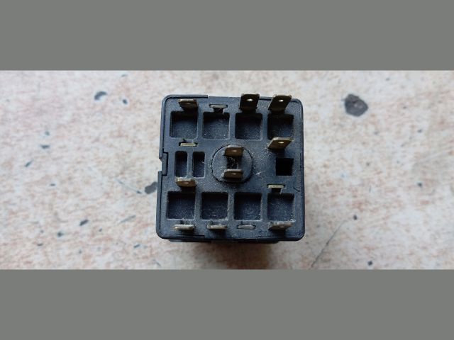 bontott ALFA ROMEO 33 Bal első Ablakemelő Kapcsoló