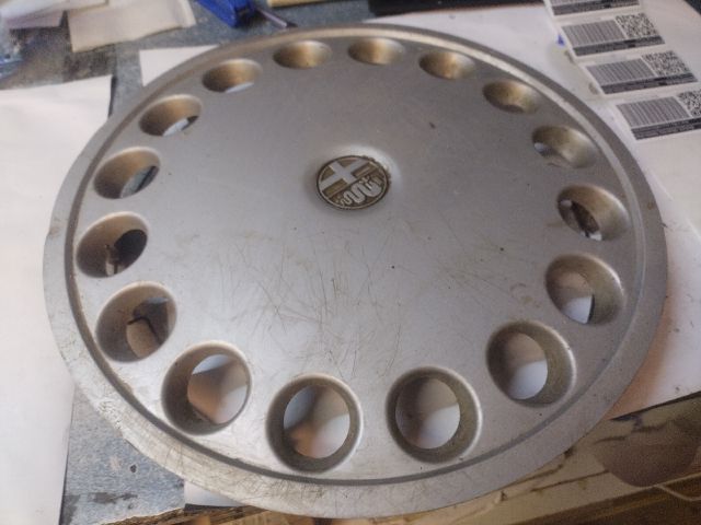 bontott ALFA ROMEO 33 Dísztárcsa (1 db)