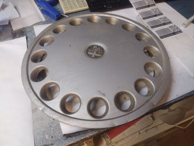 bontott ALFA ROMEO 33 Dísztárcsa (1 db)