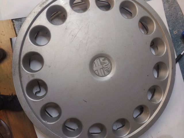 bontott ALFA ROMEO 33 Dísztárcsa (1 db)