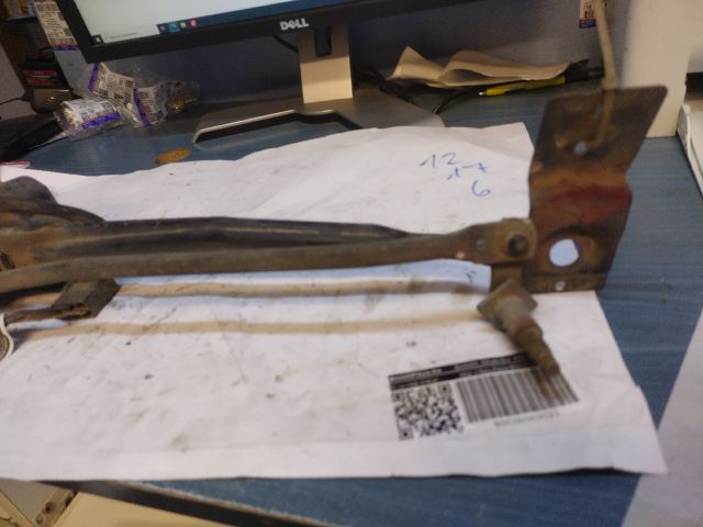 bontott ALFA ROMEO 33 Első Ablaktörlő Szerkezet Motorral