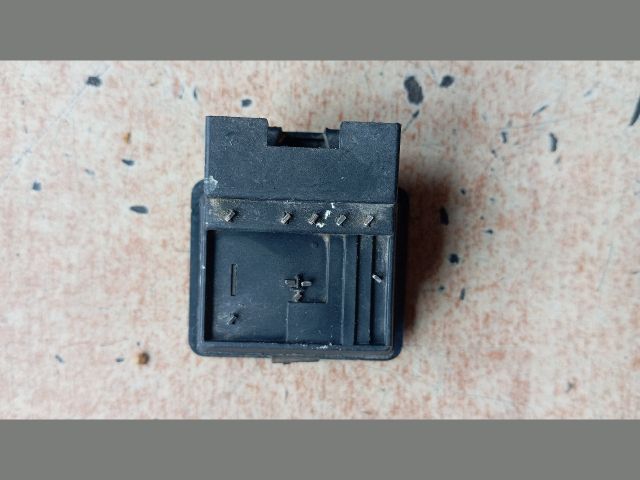 bontott ALFA ROMEO 33 Jobb első Ablakemelő Kapcsoló