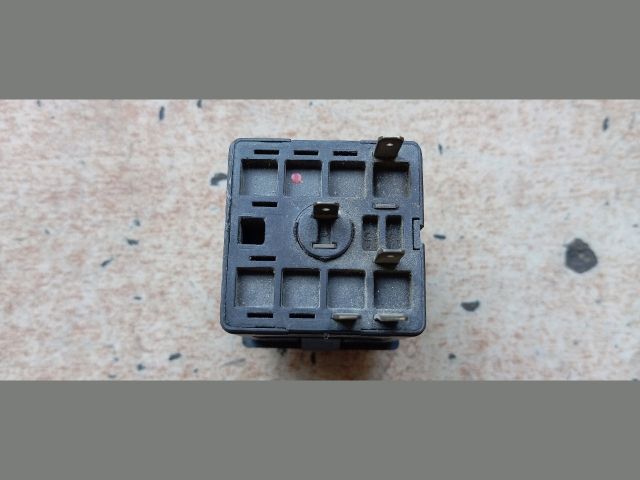 bontott ALFA ROMEO 33 Vészvillogó Kapcsoló