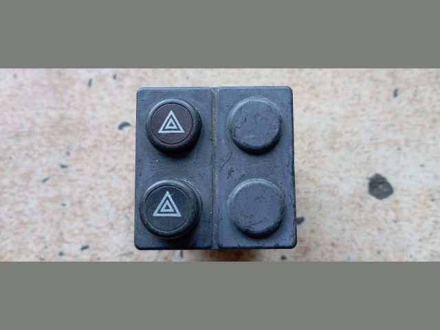 bontott ALFA ROMEO 33 Vészvillogó Kapcsoló