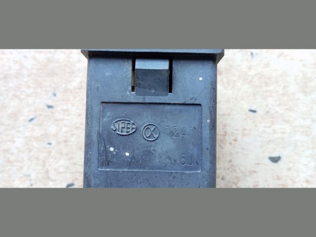 bontott ALFA ROMEO 33 Vészvillogó Kapcsoló