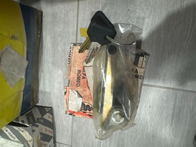 bontott ALFA ROMEO 33 Zárbetét Szett