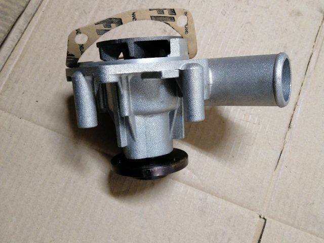 bontott ALFA ROMEO 75 Vízpumpa