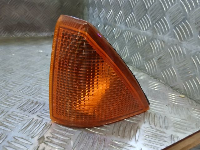 bontott ALFA ROMEO 75 Bal első Irányjelző