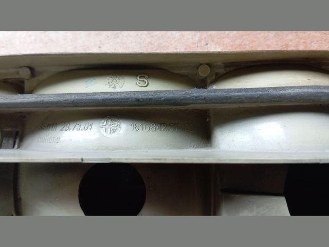 bontott ALFA ROMEO 75 Bal Hátsó Lámpa