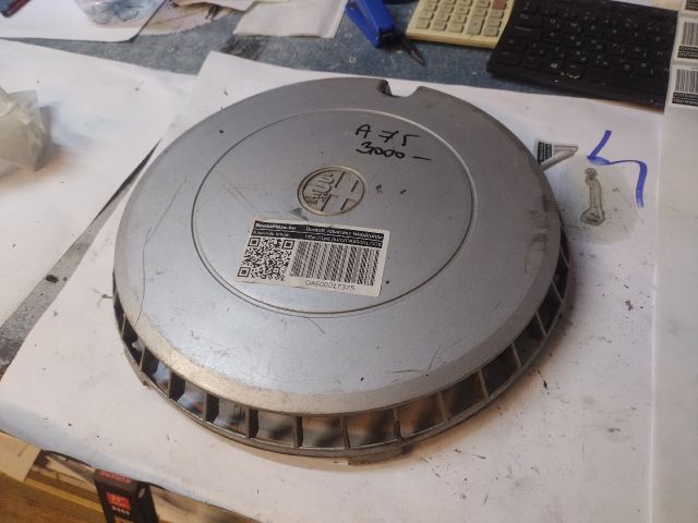 bontott ALFA ROMEO 75 Dísztárcsa (1 db)