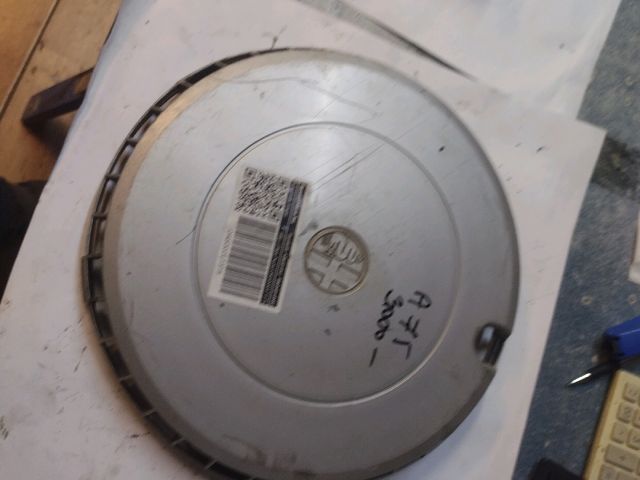 bontott ALFA ROMEO 75 Dísztárcsa (1 db)