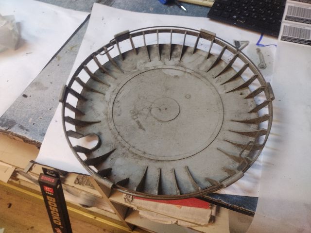 bontott ALFA ROMEO 75 Dísztárcsa (1 db)