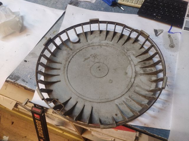 bontott ALFA ROMEO 75 Dísztárcsa (1 db)