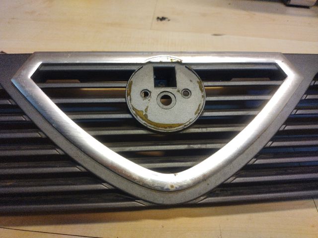 bontott ALFA ROMEO 90 Hűtőrács