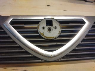bontott ALFA ROMEO 90 Hűtőrács