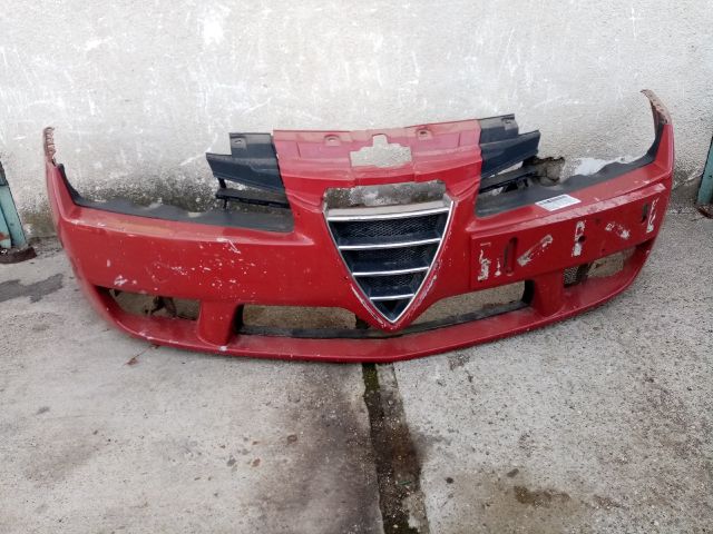 bontott ALFA ROMEO BRERA Első Lökhárító (Részeivel)