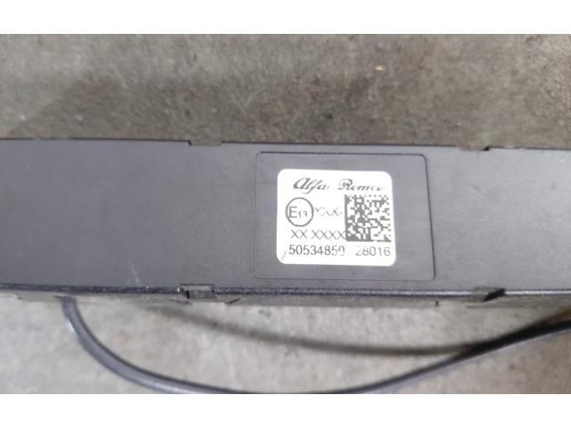 bontott ALFA ROMEO GIULIA Antenna Erősítő