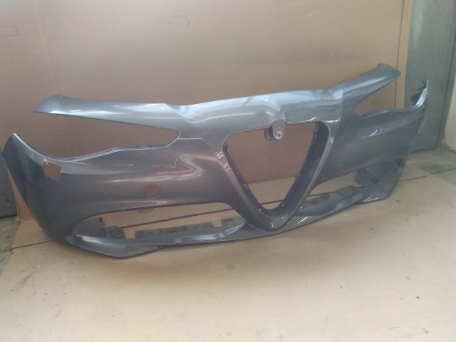 bontott ALFA ROMEO GIULIA Első Lökhárító (Üresen)