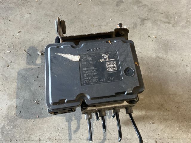 bontott ALFA ROMEO GIULIETTA ABS Kocka