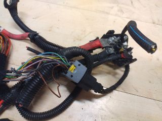 bontott ALFA ROMEO GIULIETTA Biztosítéktábla Motortér