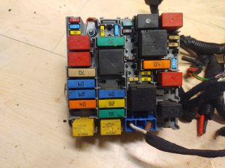 bontott ALFA ROMEO GIULIETTA Biztosítéktábla Motortér