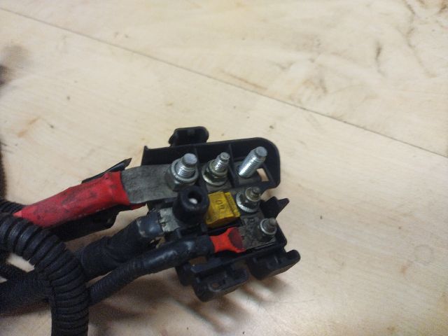 bontott ALFA ROMEO GIULIETTA Biztosítéktábla Motortér