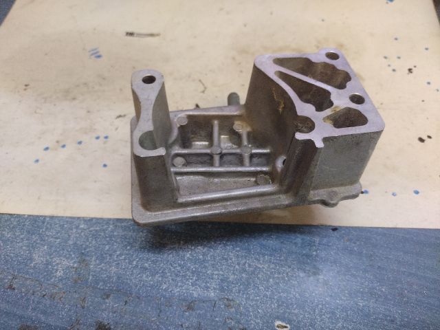 bontott ALFA ROMEO GIULIETTA Motor Tartó Bak (Fém)