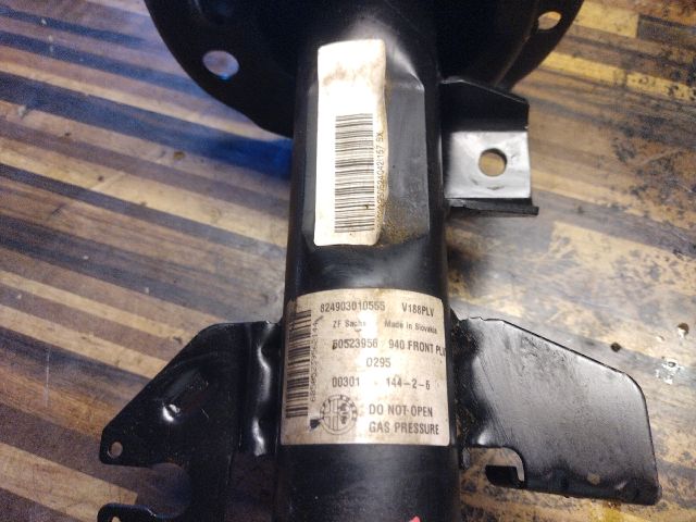 bontott ALFA ROMEO GIULIETTA Bal első Gólyaláb (Lengécsillapító, Rugó)