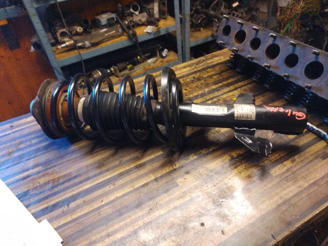 bontott ALFA ROMEO GIULIETTA Bal első Gólyaláb (Lengécsillapító, Rugó)