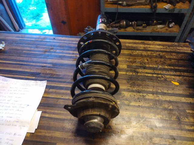 bontott ALFA ROMEO GIULIETTA Jobb első Gólyaláb (Lengécsillapító, Rugó)