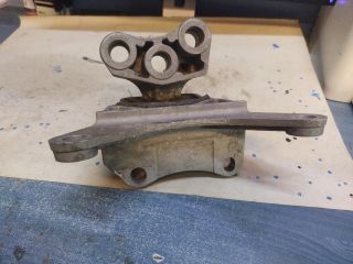 bontott ALFA ROMEO GIULIETTA Motor Tartó Bak Bal