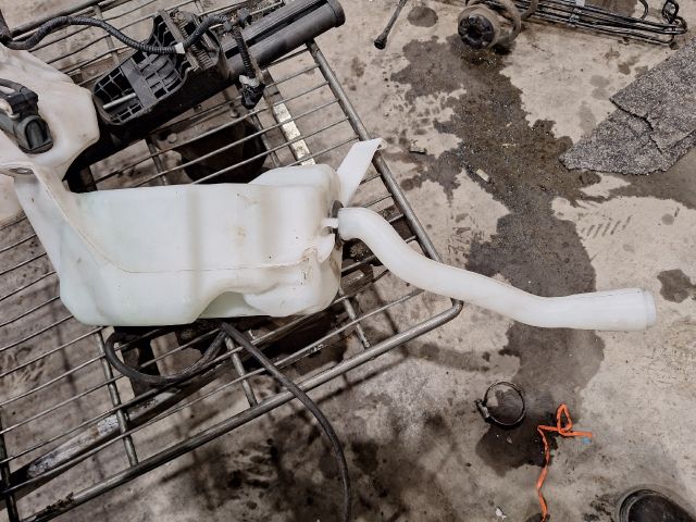 bontott ALFA ROMEO GIULIETTA Ablakmosó Tartály