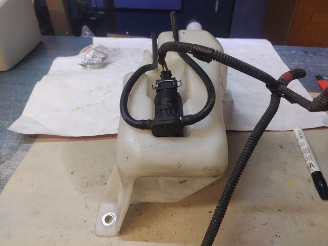 bontott ALFA ROMEO GIULIETTA Ablakmosó Tartály