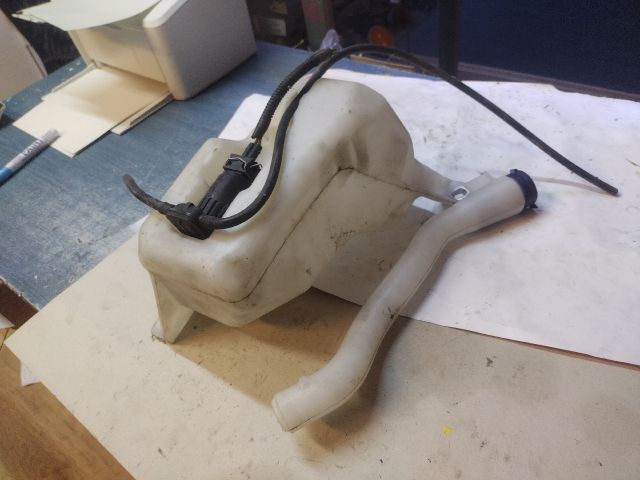 bontott ALFA ROMEO GIULIETTA Ablakmosó Tartály