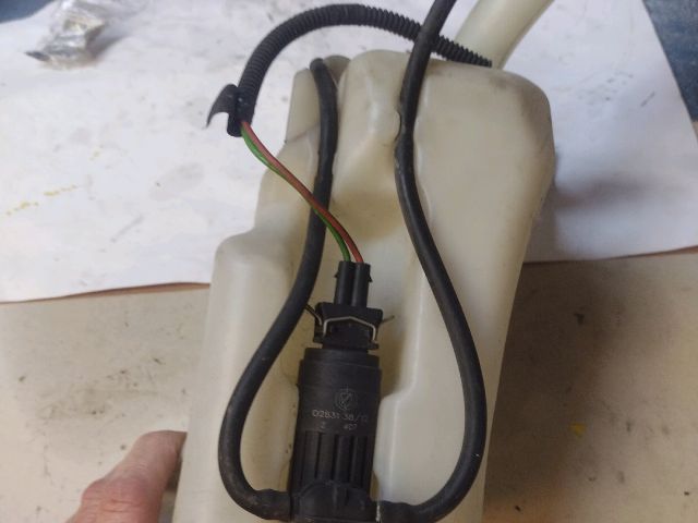 bontott ALFA ROMEO GIULIETTA Ablakmosó Tartály