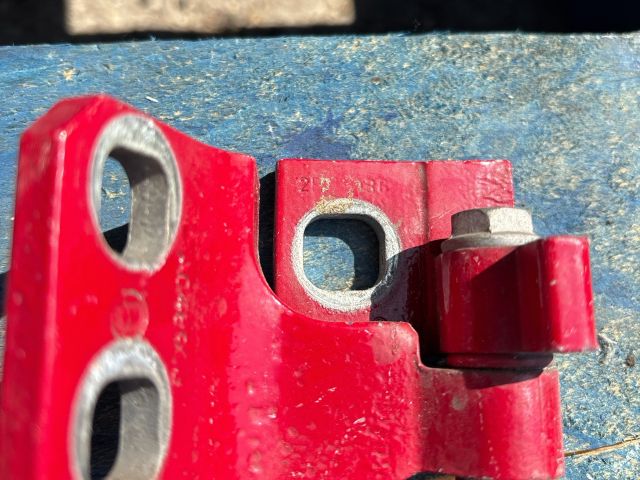 bontott ALFA ROMEO GIULIETTA Bal első Zsanér