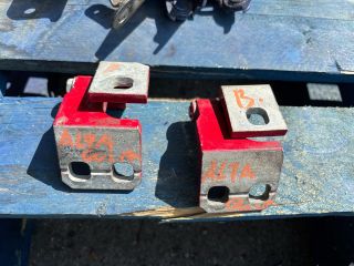 bontott ALFA ROMEO GIULIETTA Bal első Zsanér