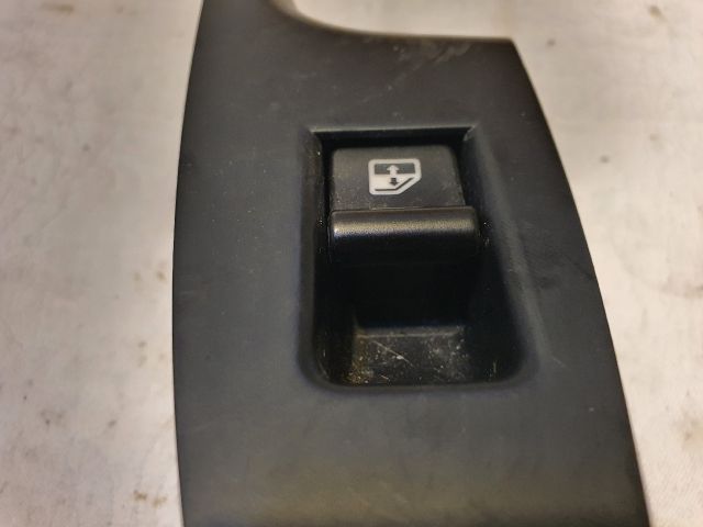 bontott ALFA ROMEO GIULIETTA Bal hátsó Ablakemelő Kapcsoló