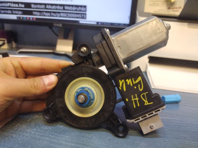 bontott ALFA ROMEO GIULIETTA Bal hátsó Ablakemelő Motor