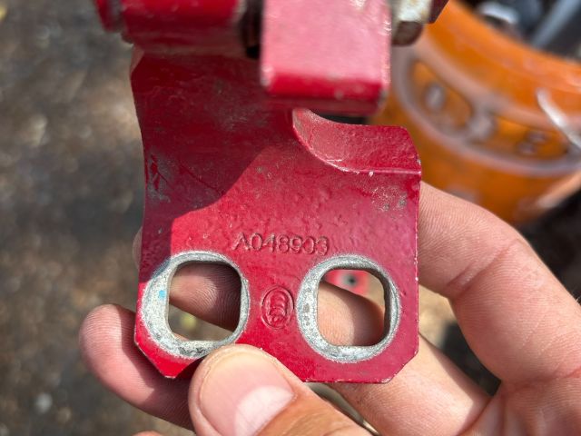 bontott ALFA ROMEO GIULIETTA Bal hátsó Zsanér