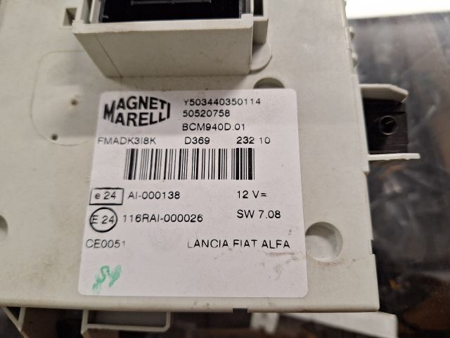 bontott ALFA ROMEO GIULIETTA Biztosítéktábla Utastér