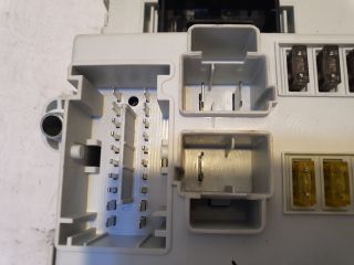 bontott ALFA ROMEO GIULIETTA Biztosítéktábla Utastér