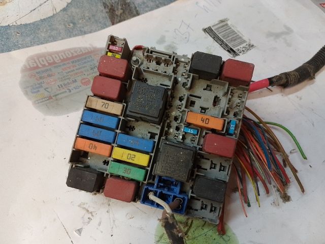 bontott ALFA ROMEO GIULIETTA Biztosítéktábla Utastér