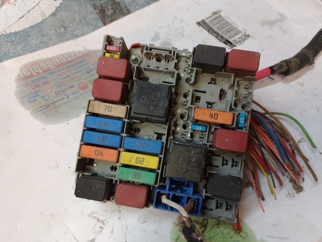 bontott ALFA ROMEO GIULIETTA Biztosítéktábla Utastér