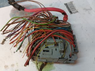 bontott ALFA ROMEO GIULIETTA Biztosítéktábla Utastér